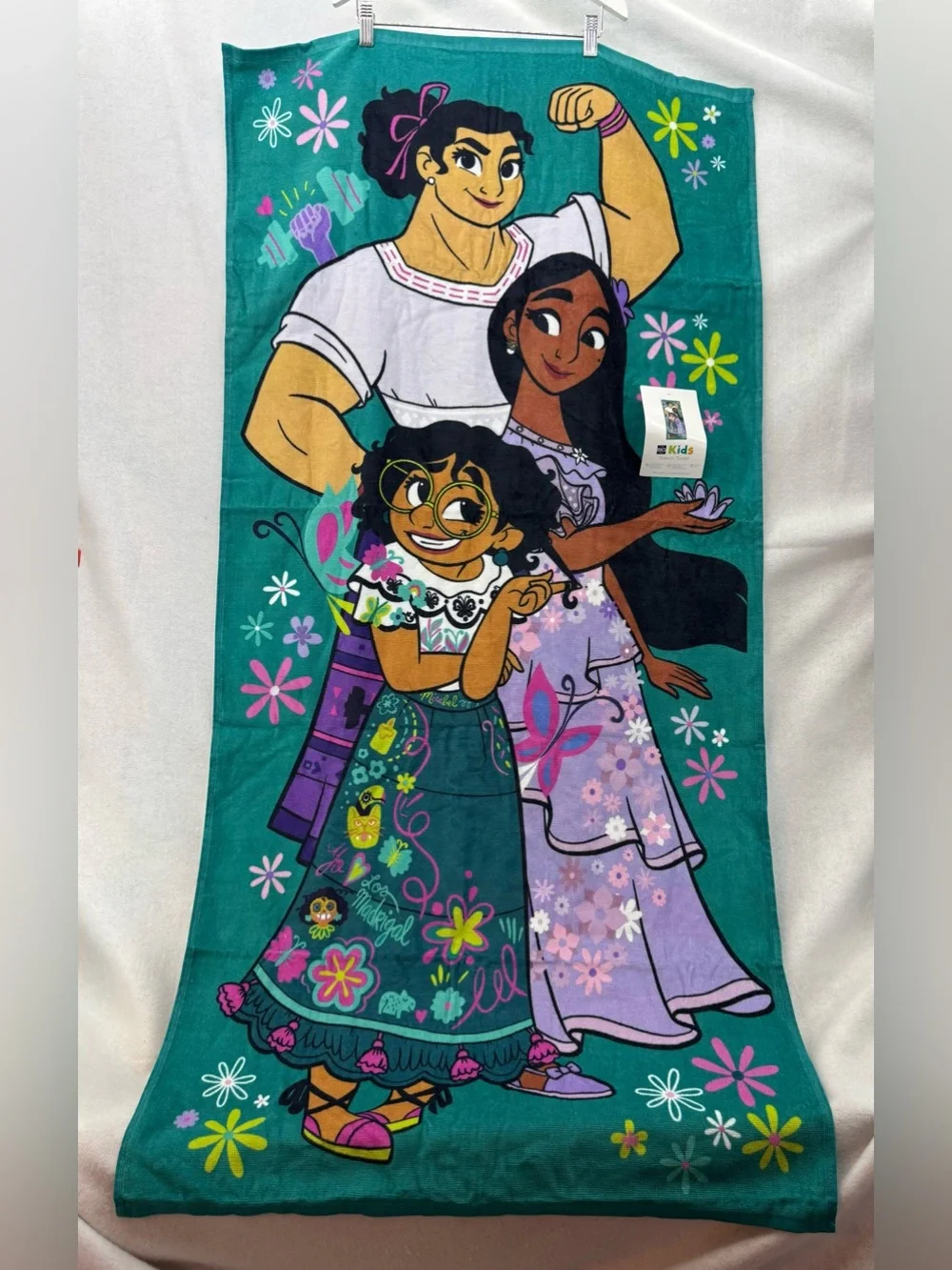NWT Disney Encanto Kids Big Beach Towel 28”x58” Mirabel, Luisa & Isabela